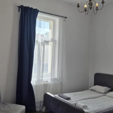 I Na Deptaku * 索波特