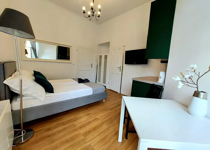 I Na Deptaku * 索波特