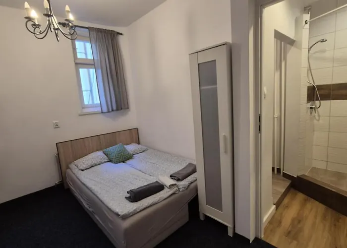 I Na Deptaku 索波特